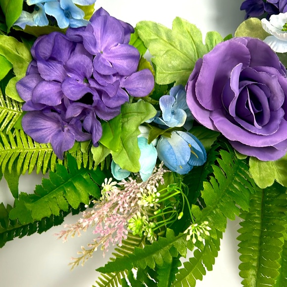 Spring Wreath With Blue Tulips & Purple Florals 25” Diameter On Grapevine Base - Picture 4 of 13